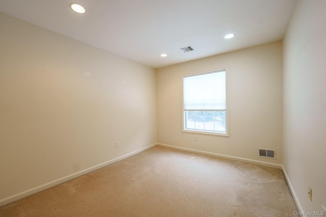 9 Mohannis Way, Kings Park, NY 11754