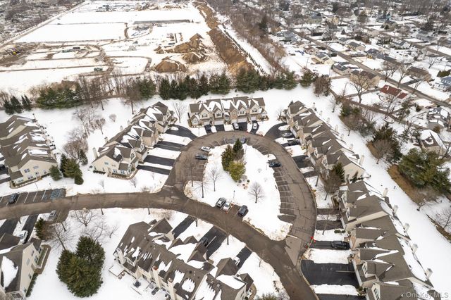 9 Mohannis Way, Kings Park, NY 11754