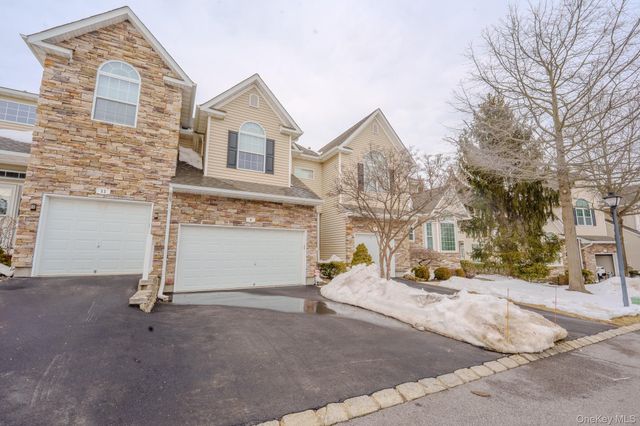 9 Mohannis Way, Kings Park, NY 11754