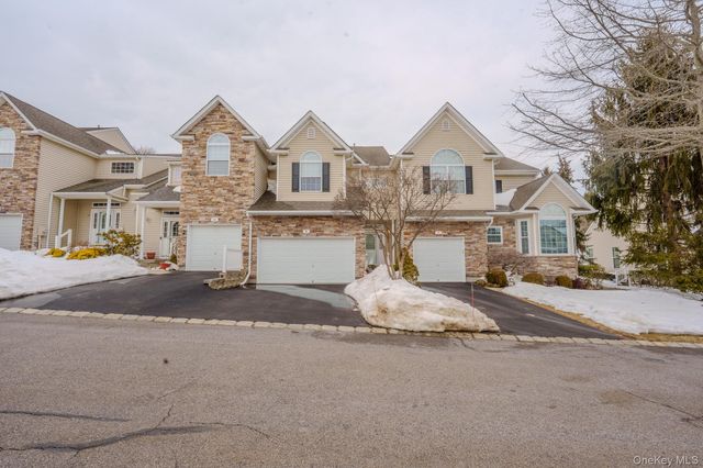 9 Mohannis Way, Kings Park, NY 11754