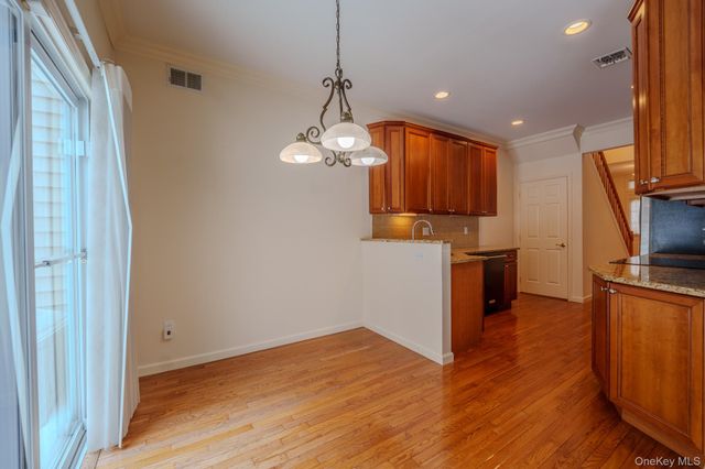 9 Mohannis Way, Kings Park, NY 11754