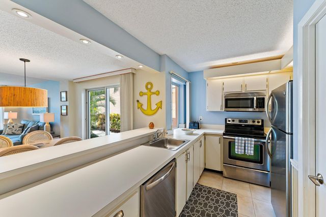 353 S Us Highway 1 A105, Jupiter, FL 33477