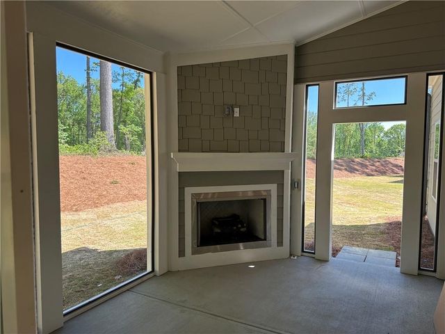 112 Rose Lake Court, Hoschton, GA 30548