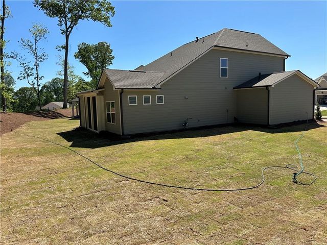 112 Rose Lake Court, Hoschton, GA 30548