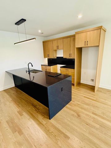 155 N La Crosse Avenue, Chicago, IL 60644