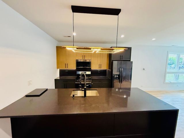 155 N La Crosse Avenue, Chicago, IL 60644