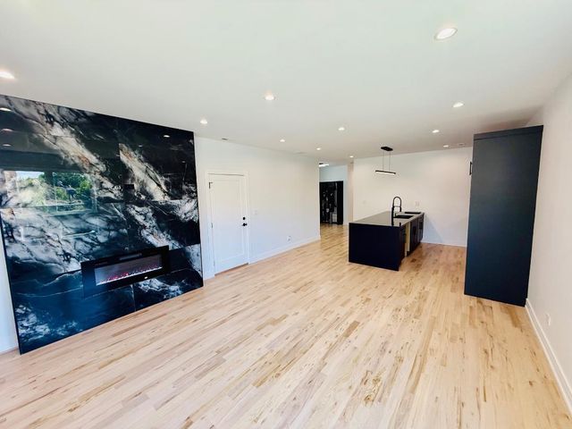 155 N La Crosse Avenue, Chicago, IL 60644