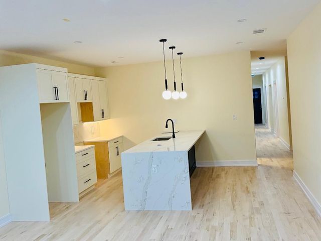 155 N La Crosse Avenue, Chicago, IL 60644