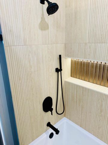 155 N La Crosse Avenue, Chicago, IL 60644