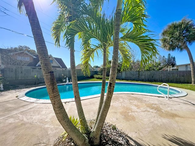 1090 Bianca Drive NE, Palm Bay, FL 32905