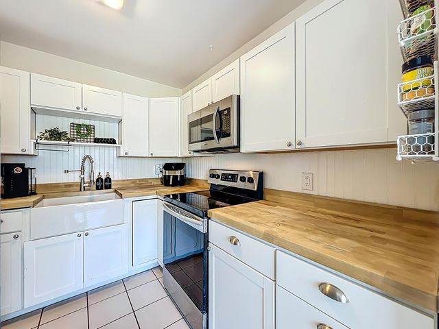 1090 Bianca Drive NE, Palm Bay, FL 32905