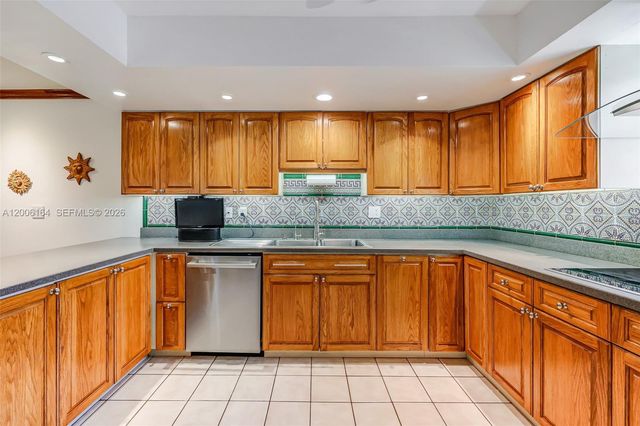 866 NE 99th St, Miami Shores, FL 33138