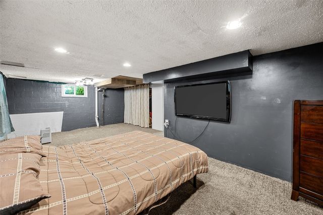 1300 English Boulevard, Marion, IA 52302