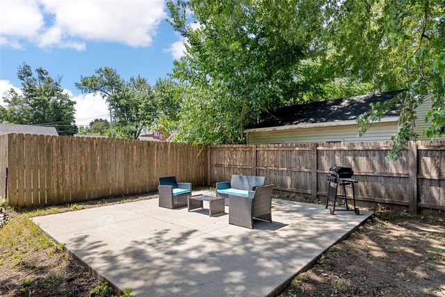 1300 English Boulevard, Marion, IA 52302
