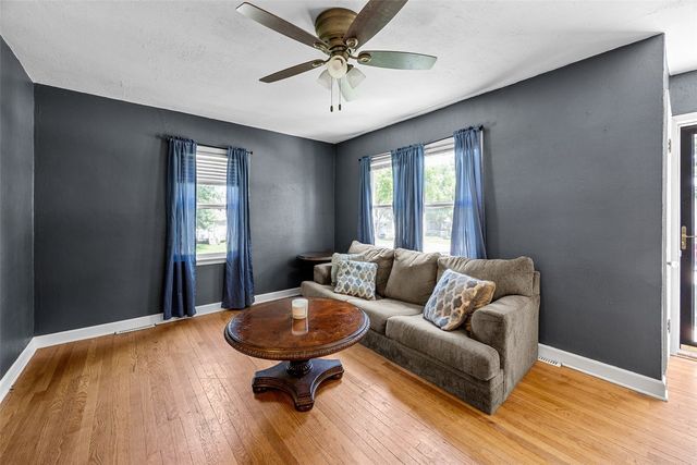 1300 English Boulevard, Marion, IA 52302