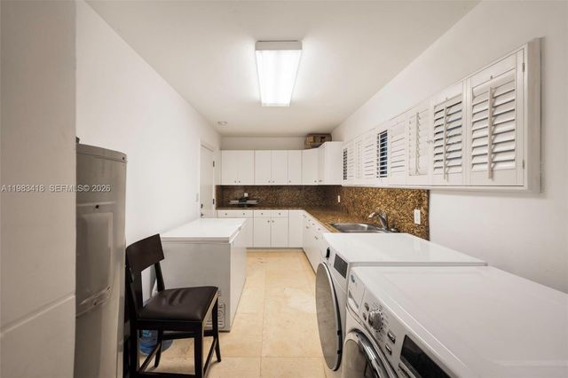 9000 Arvida Dr, Coral Gables, FL 33156