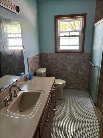 215 W Jefferson Street, Siloam Springs, AR 72761