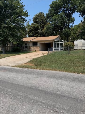 215 W Jefferson Street, Siloam Springs, AR 72761