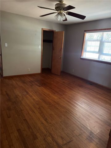 215 W Jefferson Street, Siloam Springs, AR 72761