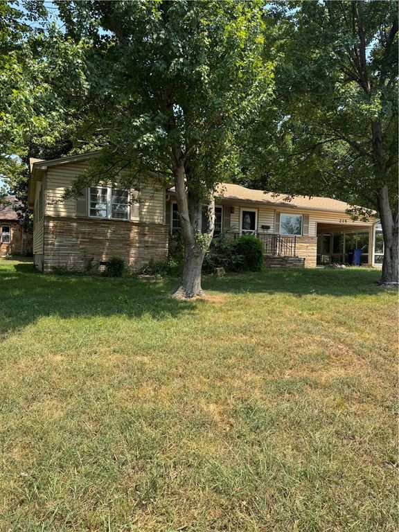 215 W Jefferson Street, Siloam Springs, AR 72761
