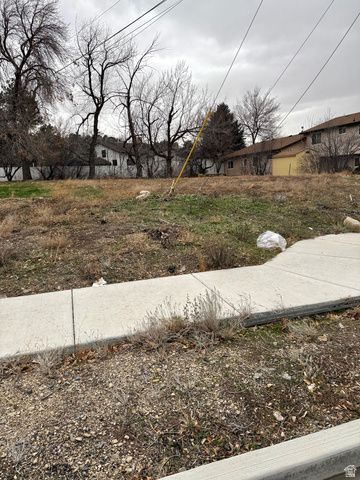 3526 E FORT UNION BVD BLVD, Cottonwood Heights, UT 84121