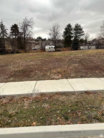 3526 E FORT UNION BVD BLVD, Cottonwood Heights, UT 84121