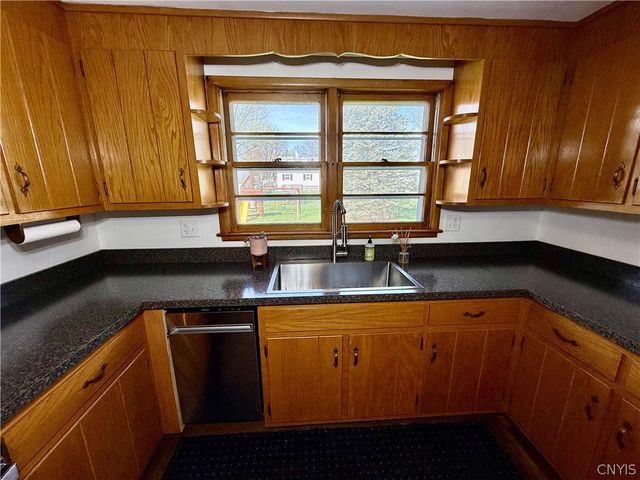 307 Pleasant Drive, Manlius, NY 13057