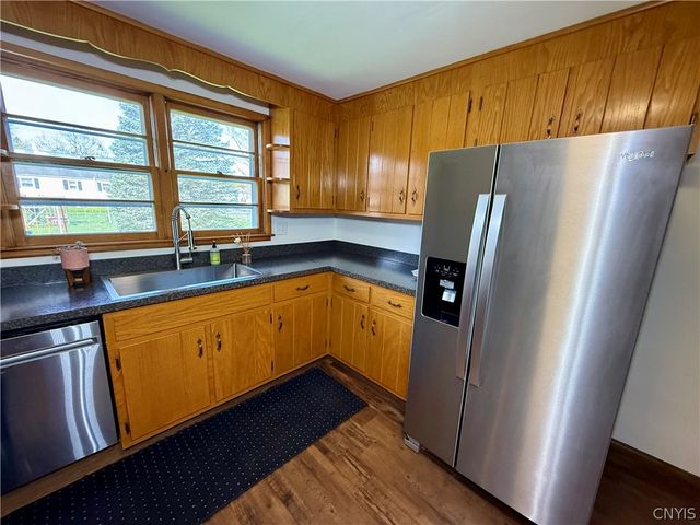307 Pleasant Drive, Manlius, NY 13057
