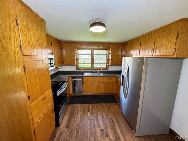 307 Pleasant Drive, Manlius, NY 13057