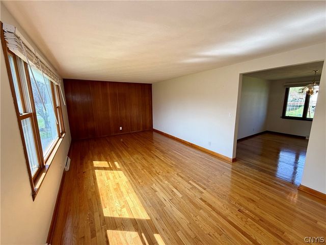 307 Pleasant Drive, Manlius, NY 13057