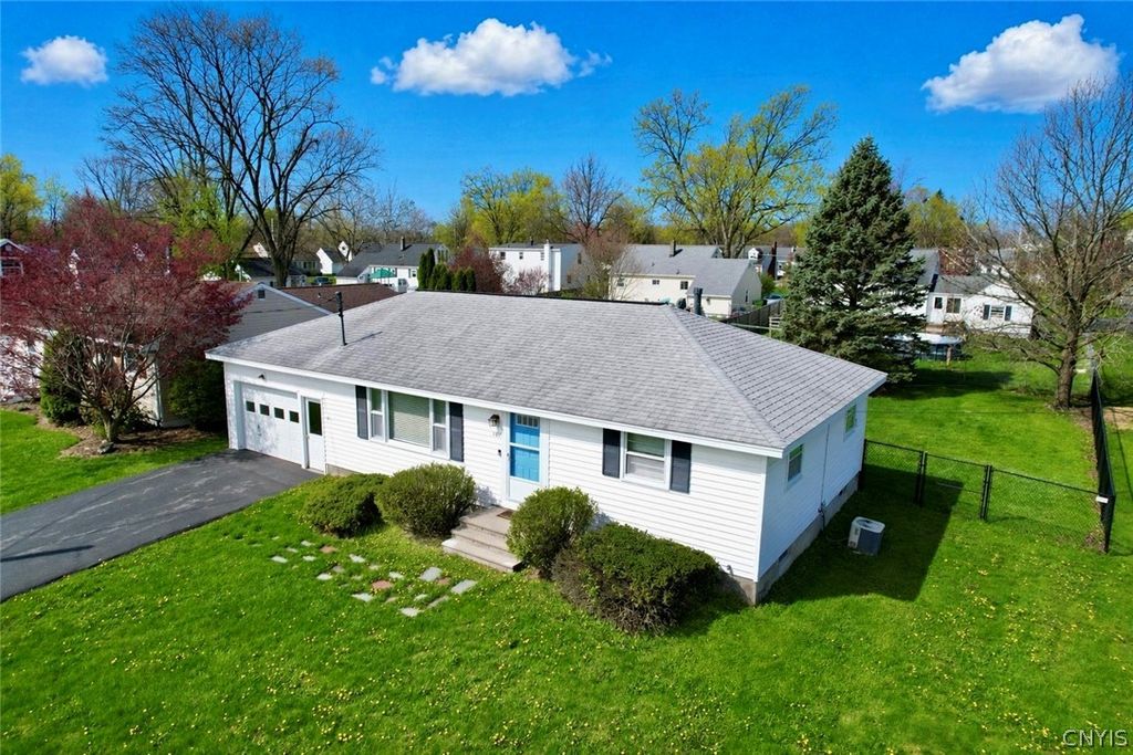 307 Pleasant Drive, Manlius, NY 13057