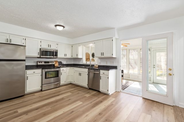 513 Williamsburg Dr, Nashville, TN 37214