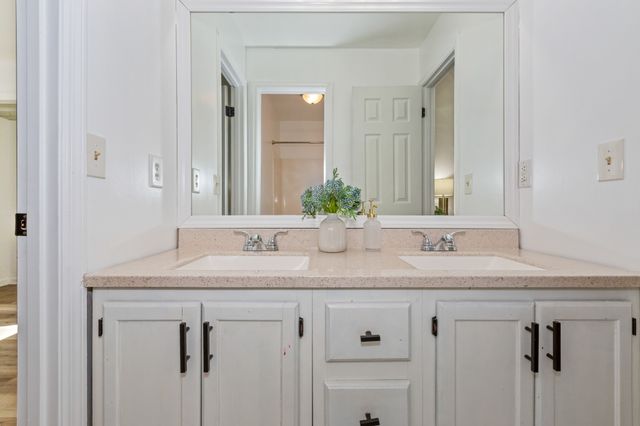 513 Williamsburg Dr, Nashville, TN 37214