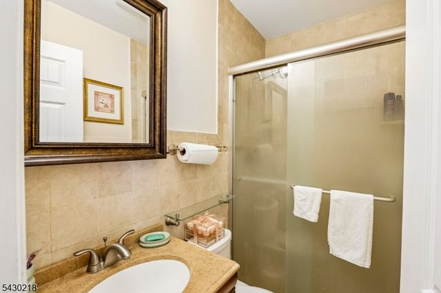 718 New Dover Rd, Edison Twp., NJ 08820