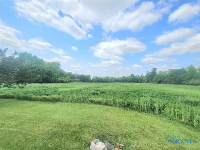 712 Lueke Avenue, Woodville, OH 43469