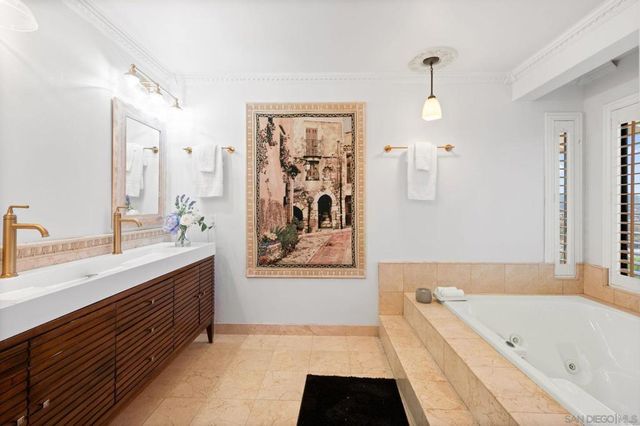 22564 Inspiration Pt, Canyon Lake, CA 92587