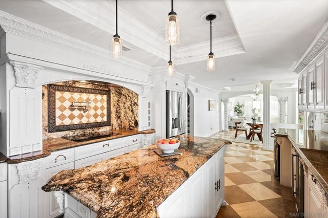 22564 Inspiration Pt, Canyon Lake, CA 92587