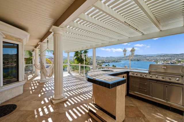 22564 Inspiration Pt, Canyon Lake, CA 92587
