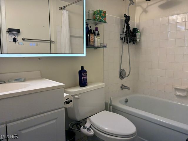 12900 Lake Avenue 418, Lakewood, OH 44107