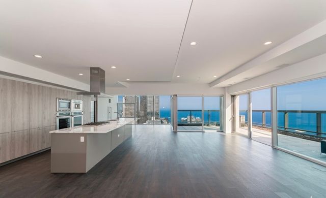 220 E Illinois Street PH-5202, Chicago, IL 60611