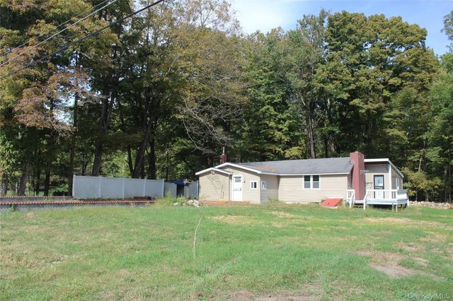 11 Terwilliger Lane, Pine Bush, NY 12566