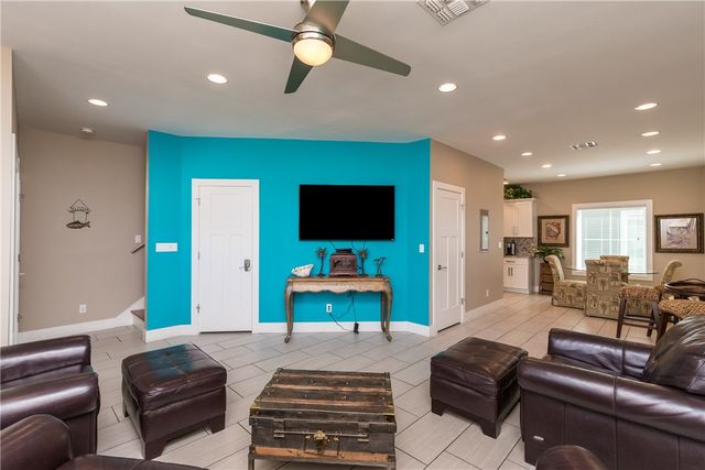 14305 Kemps Way, Corpus Christi, TX 78418