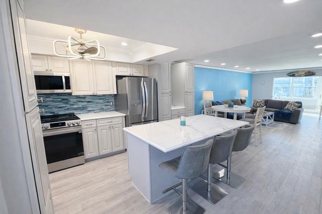 5575 GULF BOULEVARD 124, St Pete Beach, FL 33706