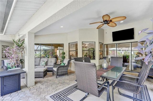 453 Countryside DR, Naples, FL 34104