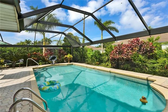 453 Countryside DR, Naples, FL 34104