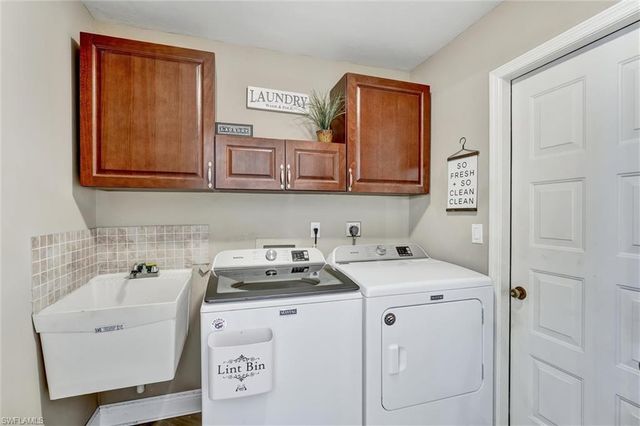 453 Countryside DR, Naples, FL 34104