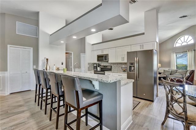 453 Countryside DR, Naples, FL 34104