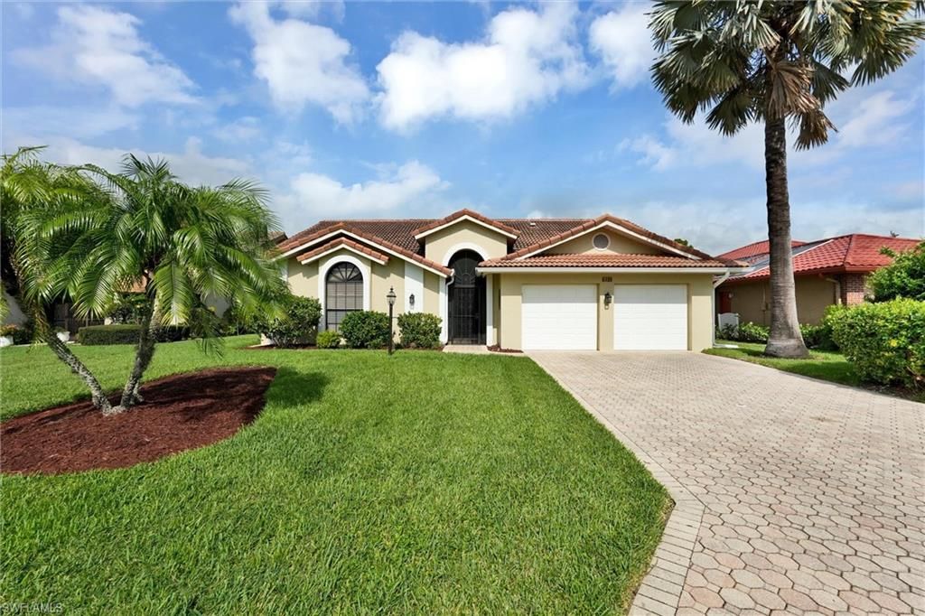 453 Countryside DR, Naples, FL 34104