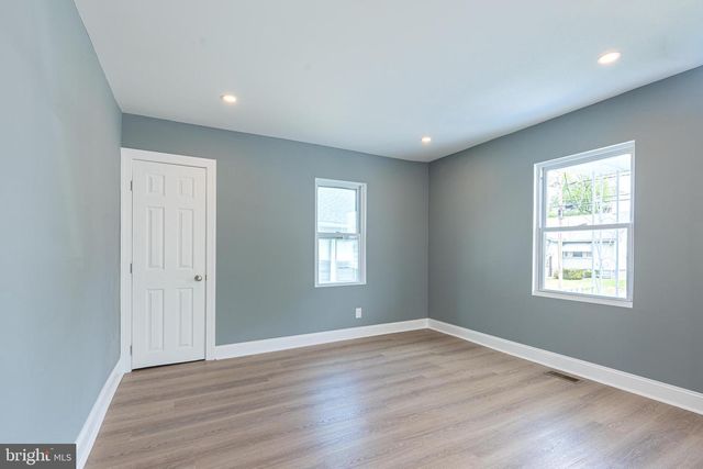 319 BOWERS AVE, Runnemede, NJ 08078