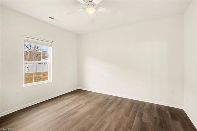 715 Meadowgreen Village Drive, Eden, NC 27288